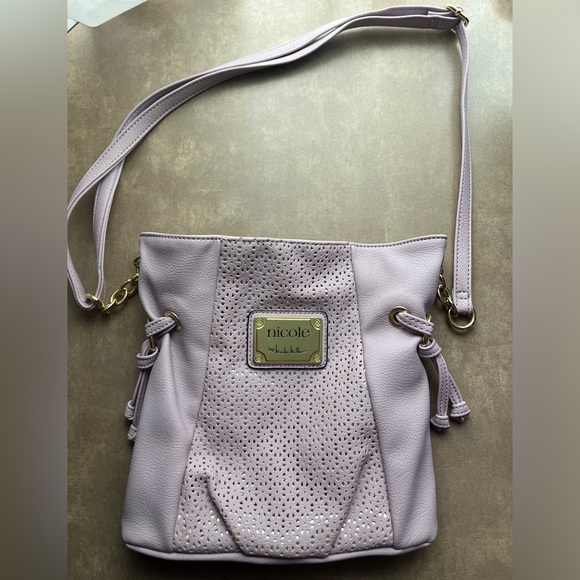 Nicole by Nicole Miller Handbags - EUC Pretty Purple Nicole by Nicole Miller handbag/crossbody/shoulder bag